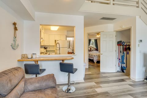 Bar-Top Seating Area | 1st Floor