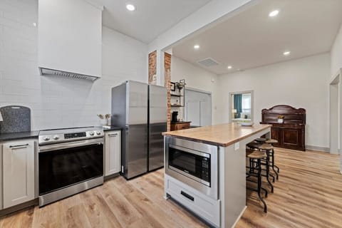 Kitchen ready for whipping up a delicious meal for you and your guests