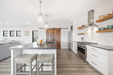 d518c229-adaf-4325-94ea-9d622457b42e