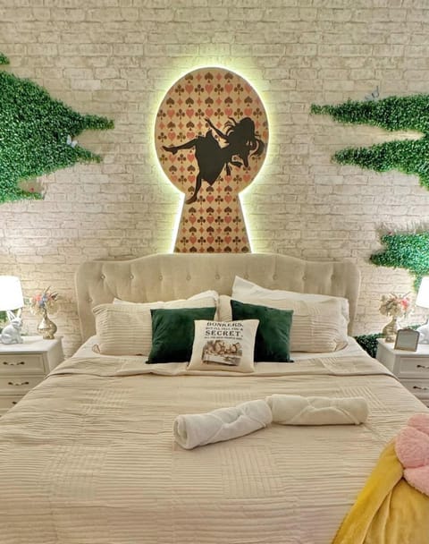 The Wonderland Room!