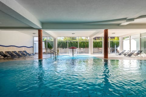 Holiday Home Swimming Pool