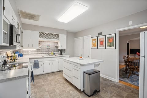 Indoors, Kitchen, Home Decor, Rug, Chair