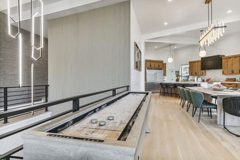 Indoors, Furniture, Table, Floor, Building