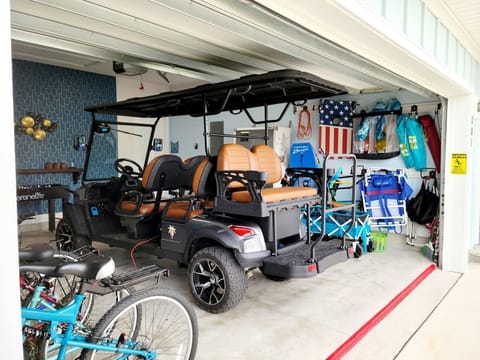 6-seater golf cart included