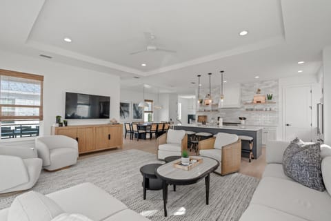 Expansive open concept living space. Great for family lounging and dining. (1)