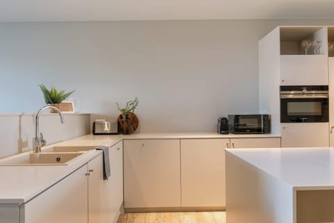 Well equipped open kitchen