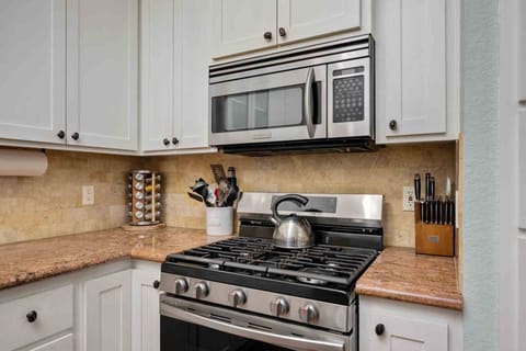 Cook delicious meals for breakfast, lunch, and dinner in this fully equipped kitchen. We suggest grabbing some seafood from a local market.