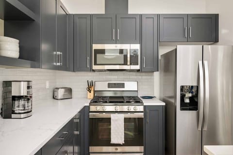 Cook delicious meals for breakfast, lunch, and dinner in this fully equipped kitchen. We suggest grabbing some seafood from a local market.