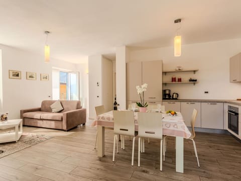 Furniture, Table, Couch, Lighting, Wood, Living Room, Houseplant, Chair, House, Beige