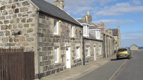 Front of Cottage  looking to harbour