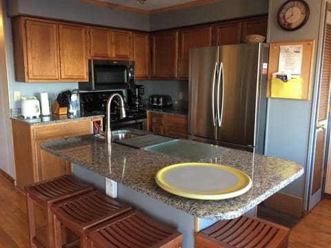 Fully equipped kitchen.