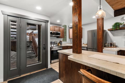 842af7f5-5693-452c-954b-7920a6318fce