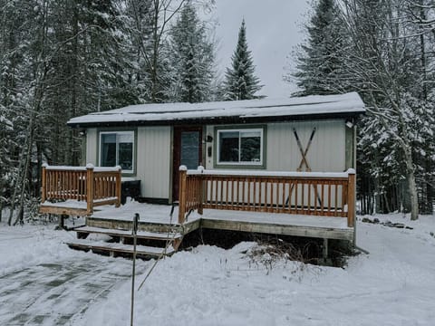 Bienvenue au chalet Cocoon directement au bord du lac avec SPA