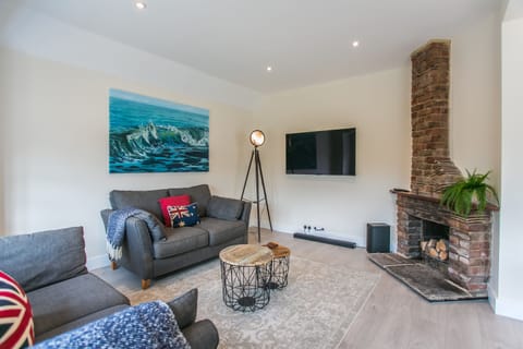 Living Room / Lounge