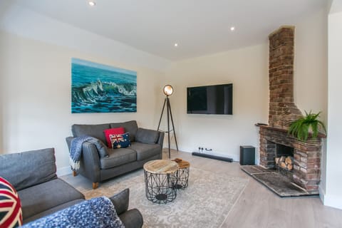 Living Room / Lounge
