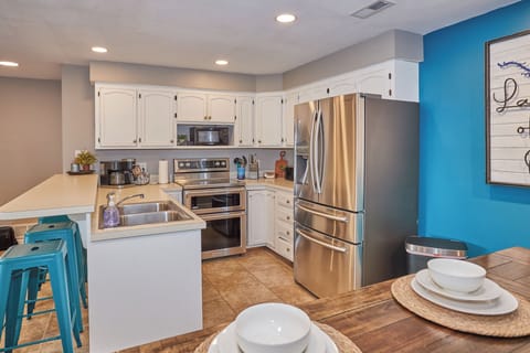 Fully stocked kitchen and huge fridge.  Coffee maker for single pods or pot.