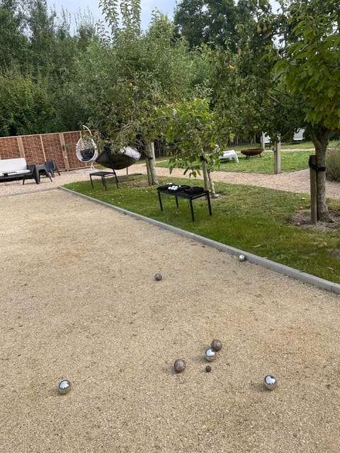 Jeu de boules baan in de tuin