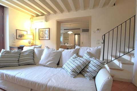 Autumn, Living Room, Spring, Summer, Winter