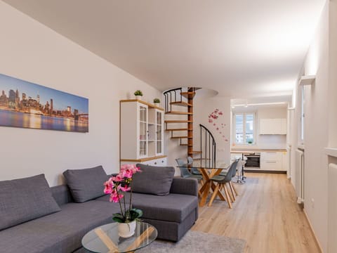 Furniture, Couch, Plant, Comfort, Houseplant, Wood, Table, Interior Design, Picture Frame, Living Room