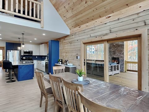 Dining Area w. Deck Access