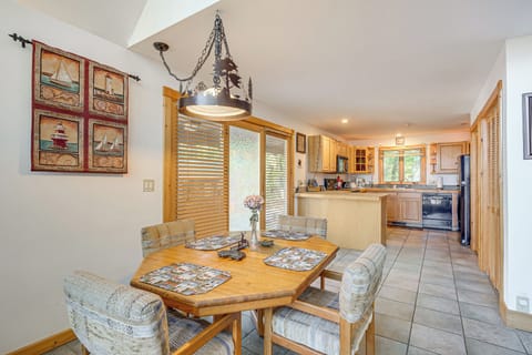 Dining Area | Main Floor