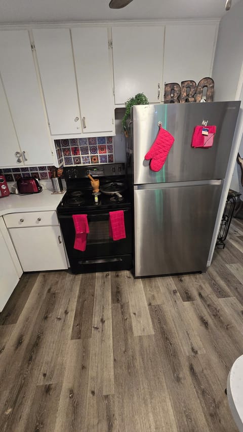 Oven, fridge kitchen