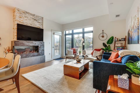 Timber Fox Vacation Rental | 3BR | 2BA | 1,054 Sq Ft | Step-Free Access