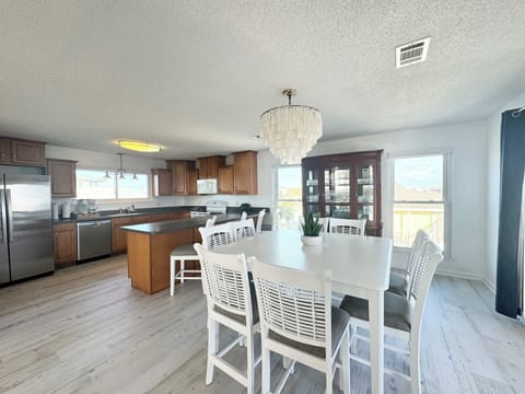 Kitchen and dining area 