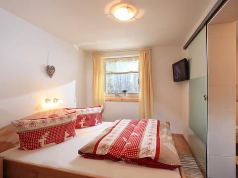 Vacation apartment with 3 bedrooms, 1st floor - Holiday apartment Migglwieshof Apartment in Salzburgerland