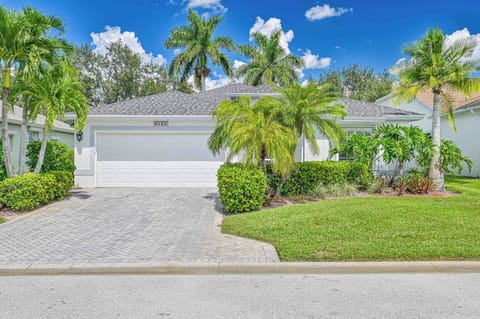 CC9251 - Country Creek, Estero pool home with golf!