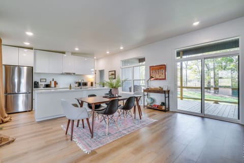 Dining Area | Dishware & Flatware Provided | Central A/C & Heat