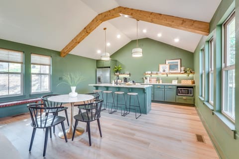 Dining Area | Dishware & Flatware Provided | Central A/C & Heat