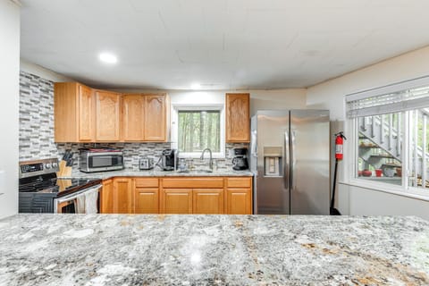 Kitchen | Dishwasher | 1st Floor