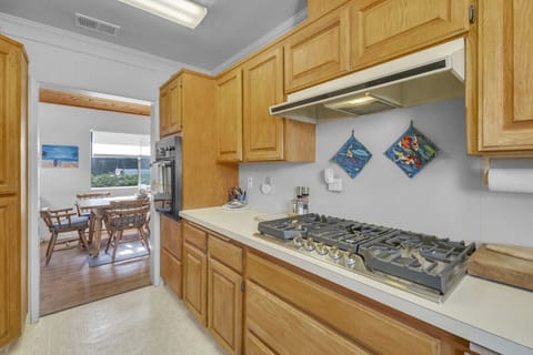 Fully equipped kitchen