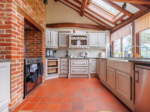 Kitchen | Bimblebox Barn, Reepham