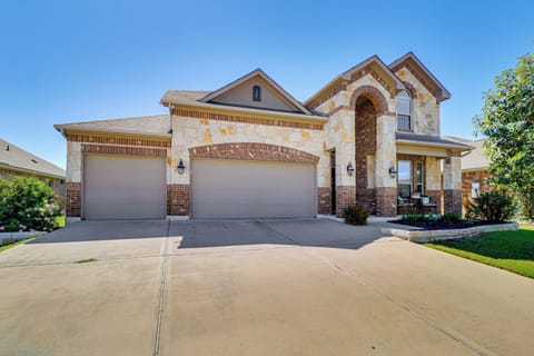 Leander Vacation Rental | 4BR | 3BA | 2 Steps to Enter | 3,034 Sq Ft