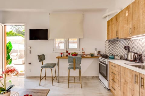 Villa Karteris image