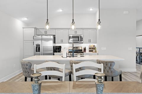 Kitchen Island with four bar top seating