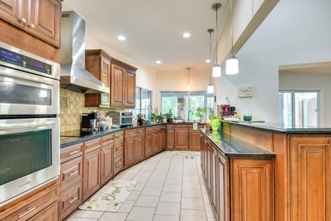 Kitchen | Keurig Coffee Maker | Toaster Oven | Dishwasher