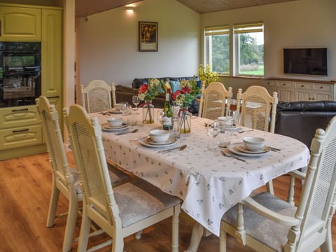 Dining Area | Chestnut Cottage, Great Yarmouth