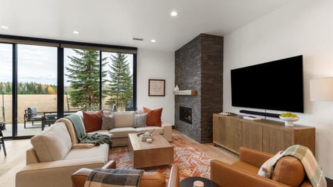 Whitefish Vista Retreat (8085)