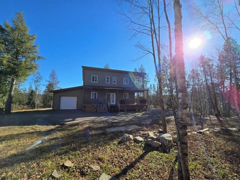 Front entrance, large driveway