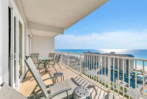 Laketown Wharf 1527 balcony