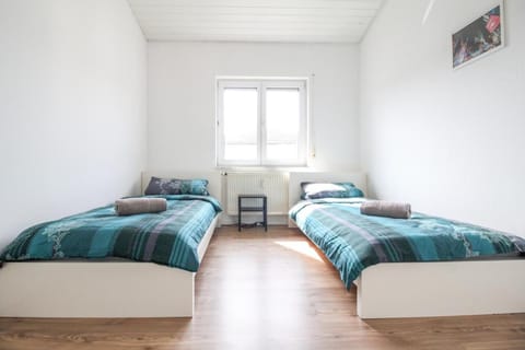 Bedroom 1 | 2 comfortable single beds with wardrobe (1)