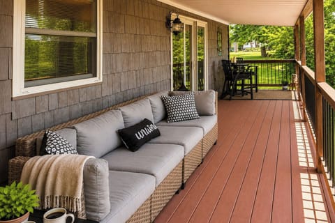Bronston Vacation Rental | 2BR | 2BA | 1,000 Sq Ft | 1 Step Required to Enter