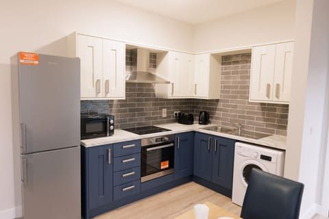 Fully fitted kitchen