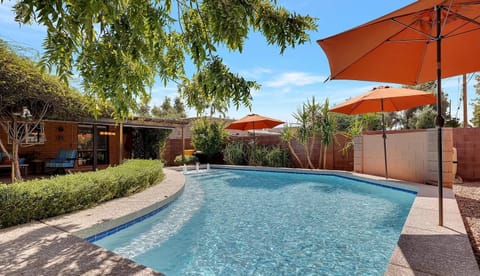 Large pool with fountain.
