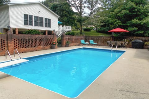 Seasonal Pool (June-Labor Day) | Grill | Dining Area