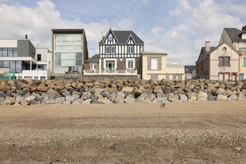 1_Pré_Bleu_Façade_mer_plage_Agon_Coutainville