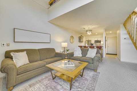 Living Area | Flat-Screen TV | Fireplace | 1st Floor